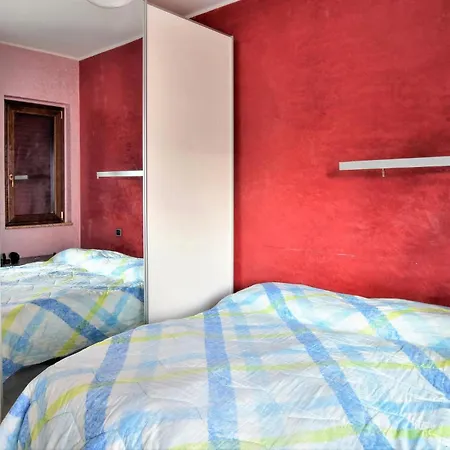 2 Bedroom Beautiful Apartment In Badolato *